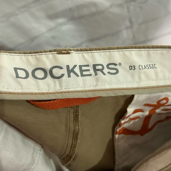 Dockers Men’s Classic Fit Tan Flat Front Pants, 40x32, Pre-owned - Picture 4 of 6